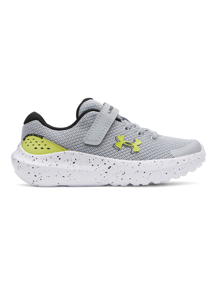 Zapatilla Preescolar UA Surge 4 AC gris para niño
