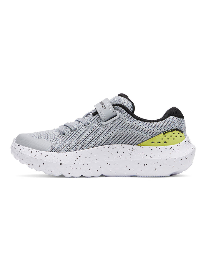 Zapatilla Preescolar UA Surge 4 AC gris para niño